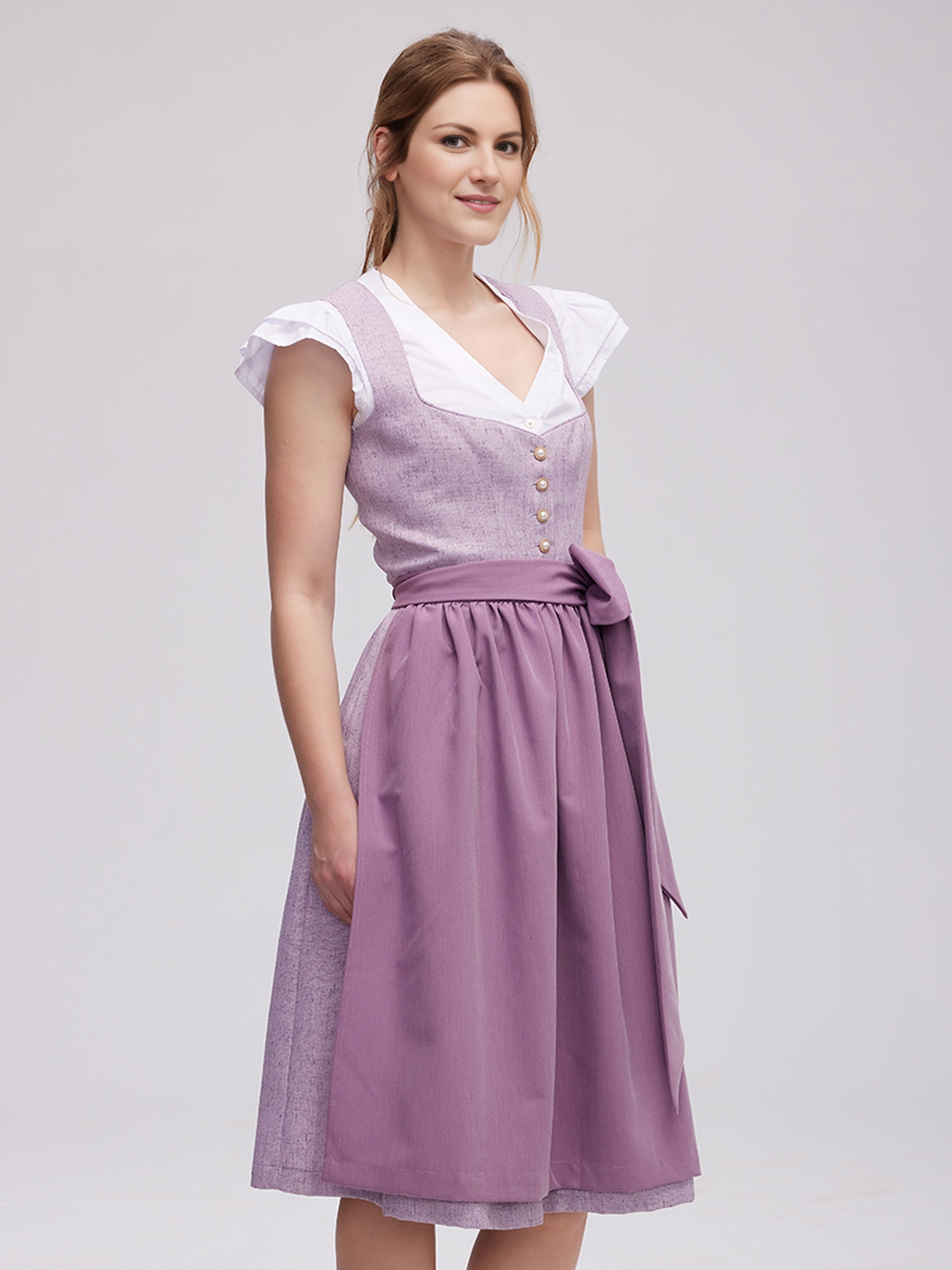 Dirndl in Lila – eine moderne Alternative