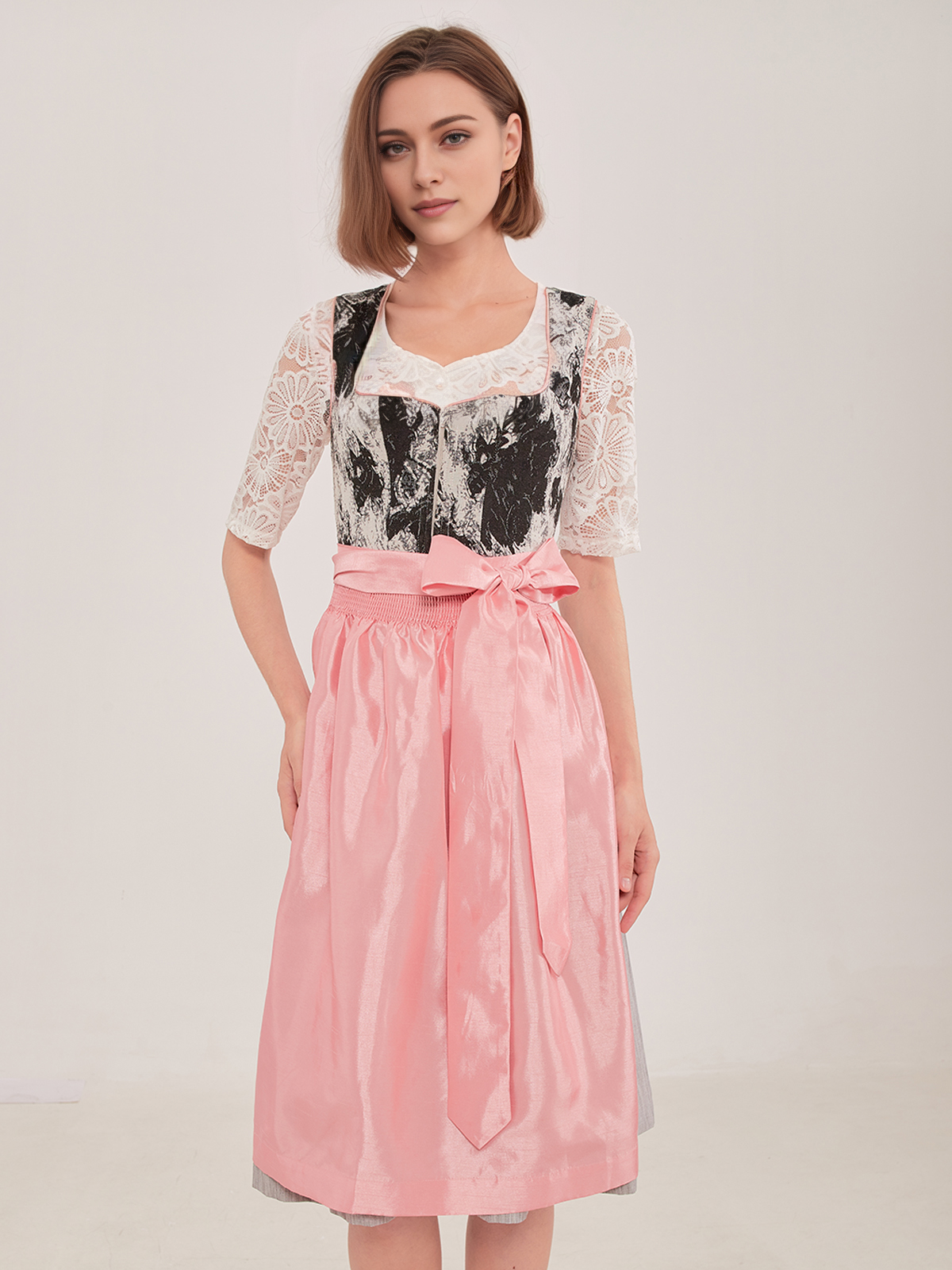 Dunkelgrünes Dirndl Samt in eleganter Ausführung