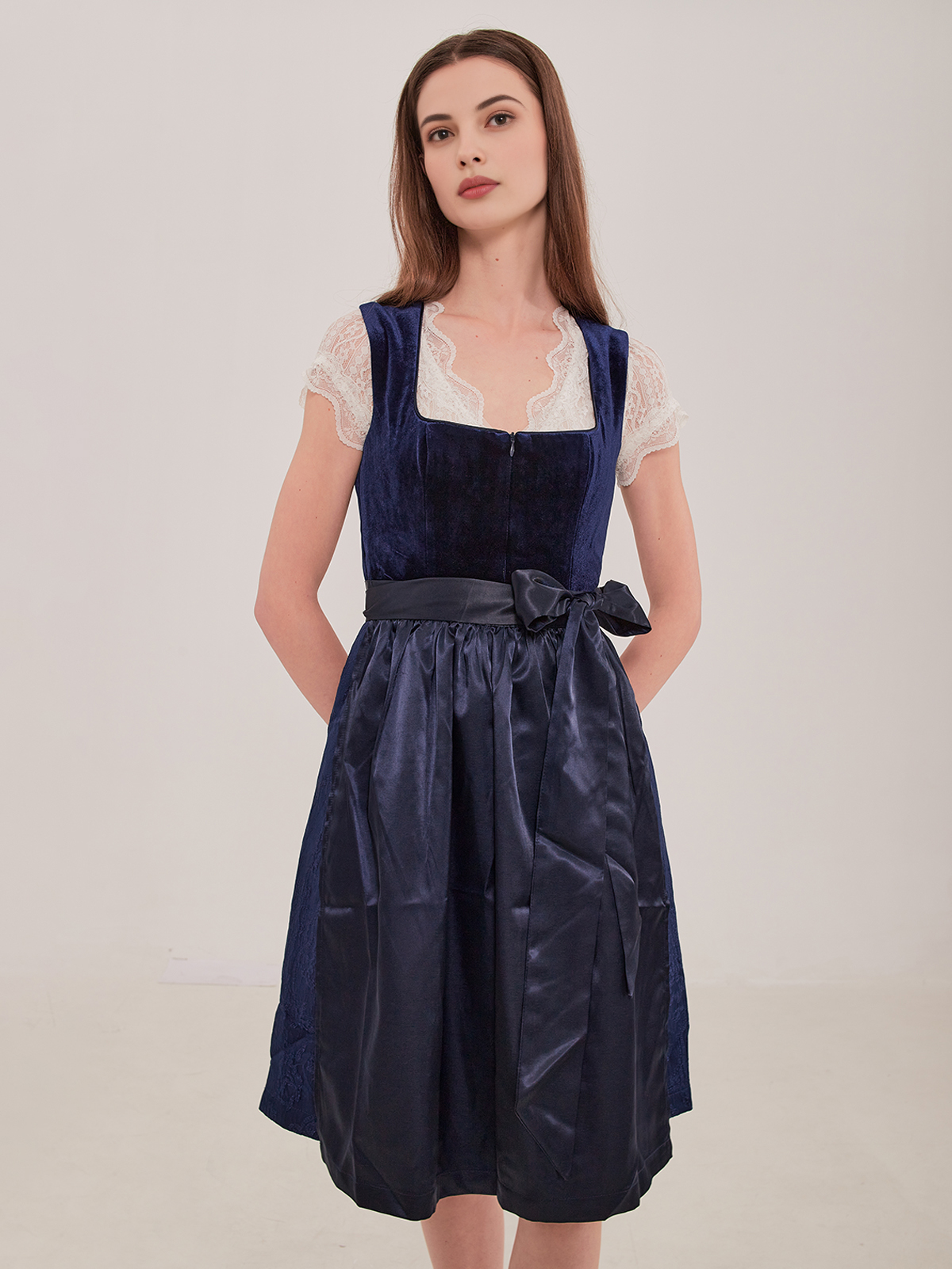 Stockerpoint Dirndl Grün – Eleganz in Perfektion