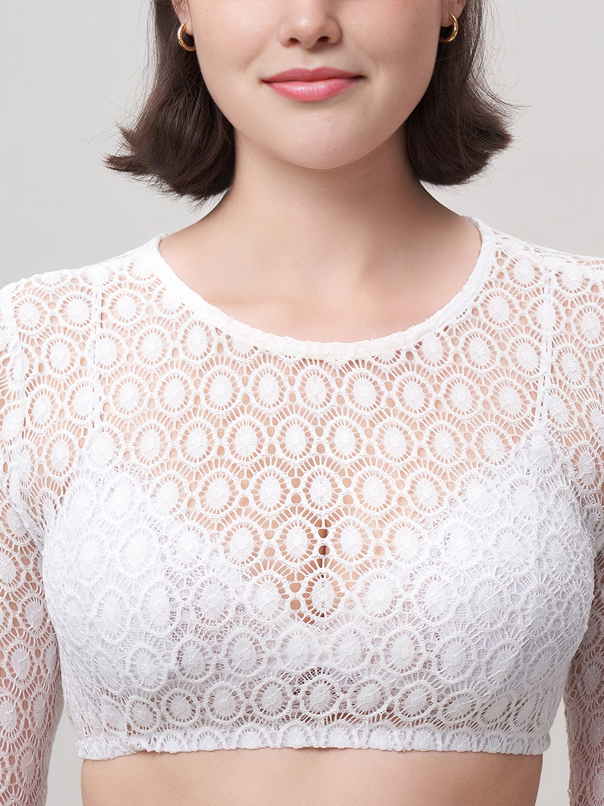 Dirndl in Weiß mit Spitzenbluse