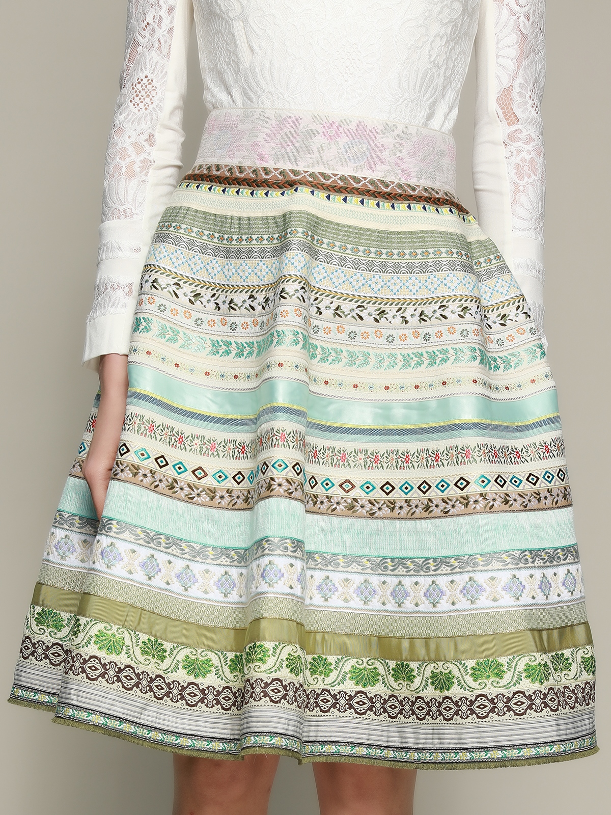 Modernes Dirndl in Grün