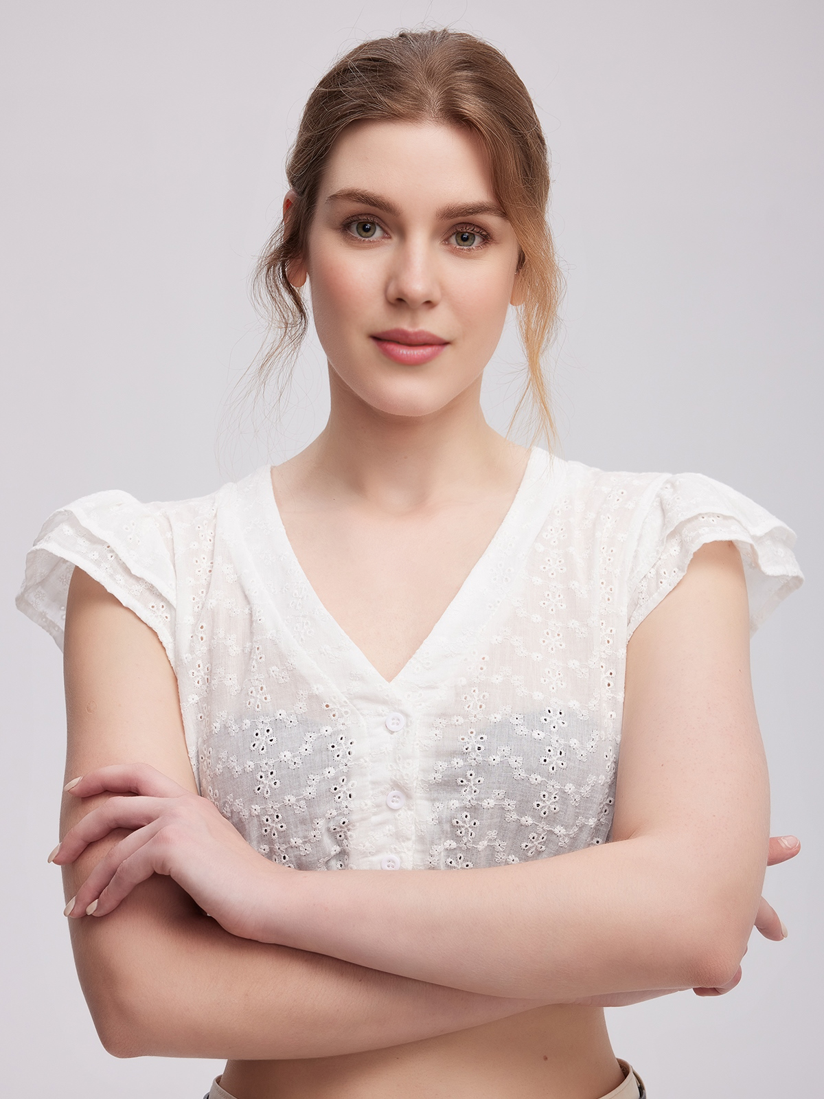 Hochgeschlossene Dirndl Bluse in Weiß