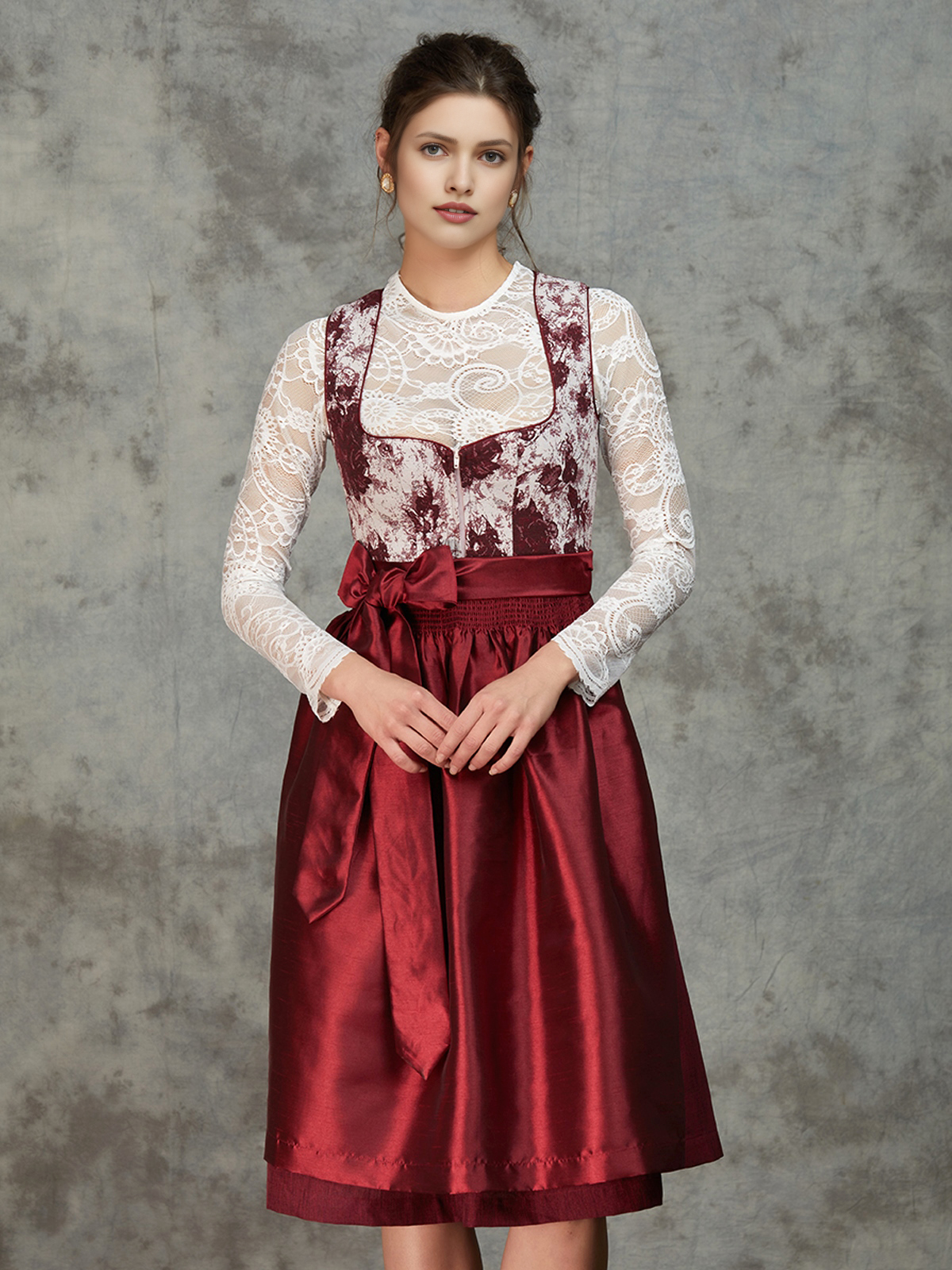Dirndl in Rot – ein zeitloser Klassiker