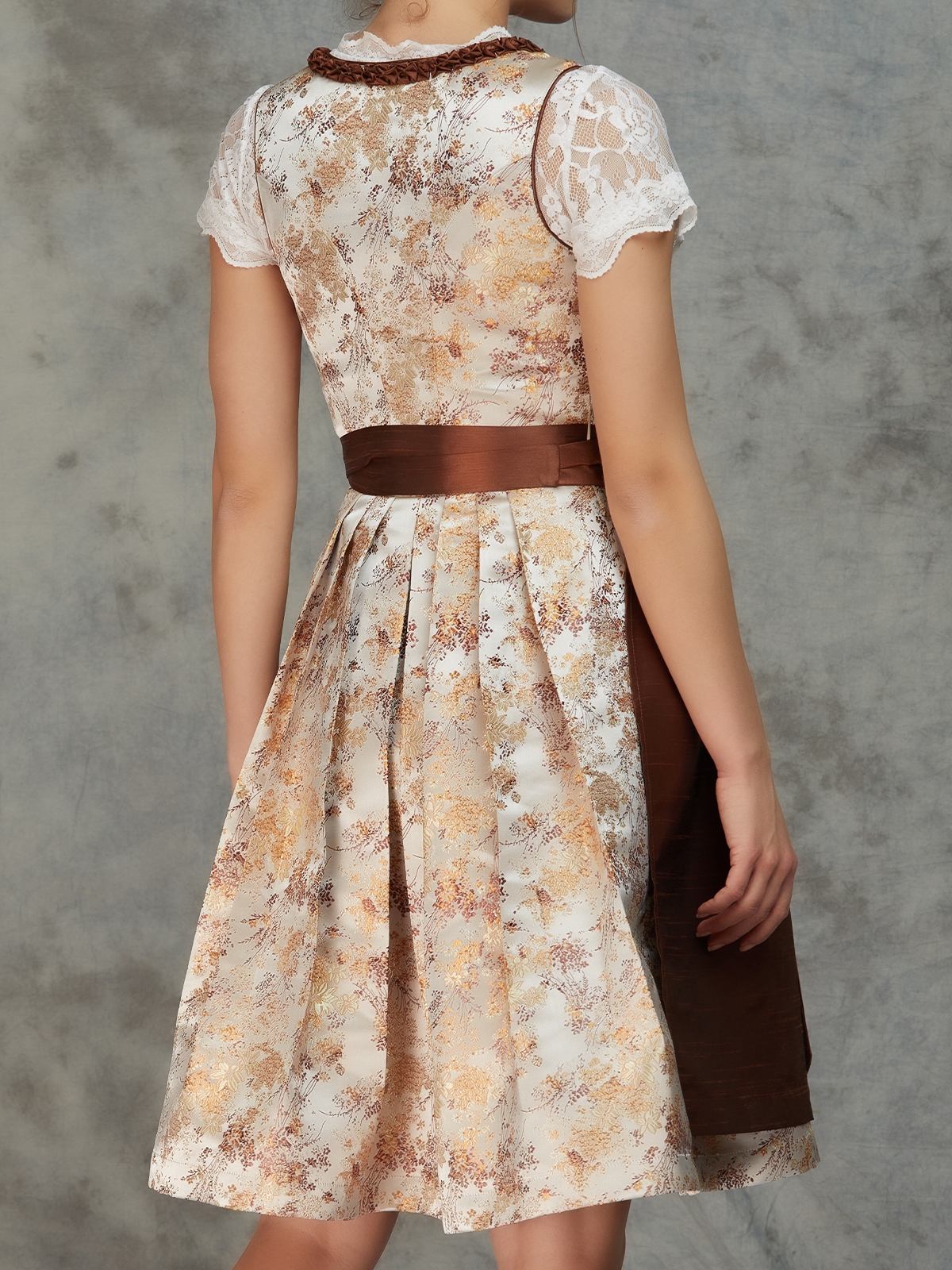 Dirndl in Gelb