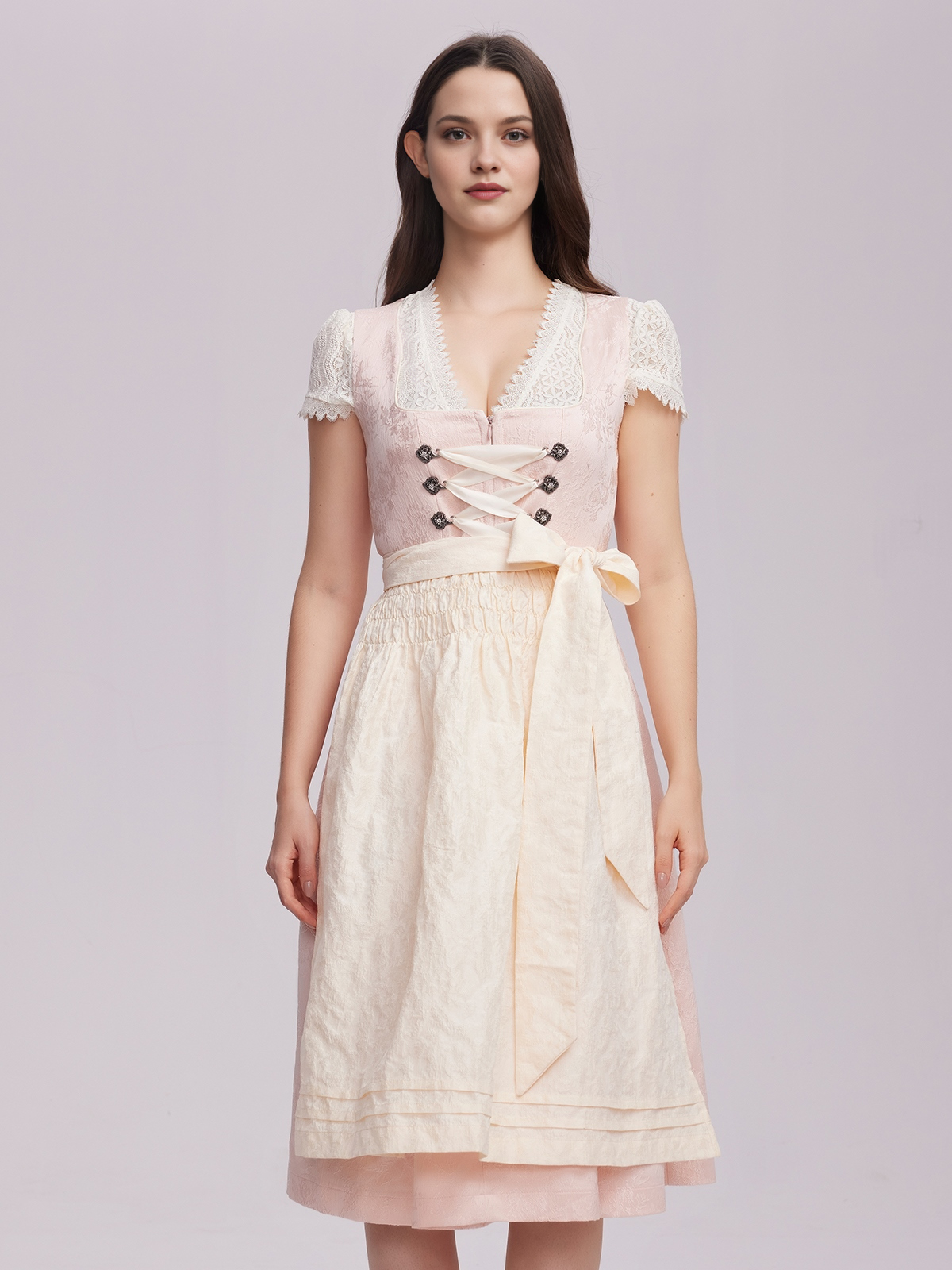 Dirndl in Rosa – feminin und stilvoll
