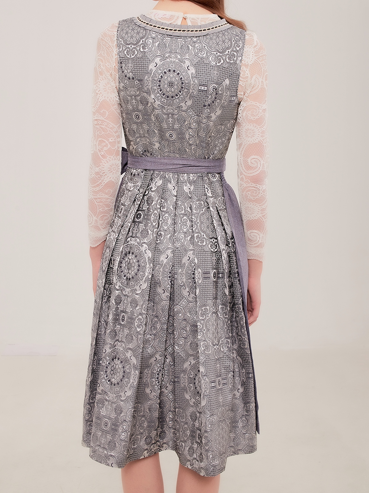 Hochzeitsdirndl Grün in grau-grünem Design