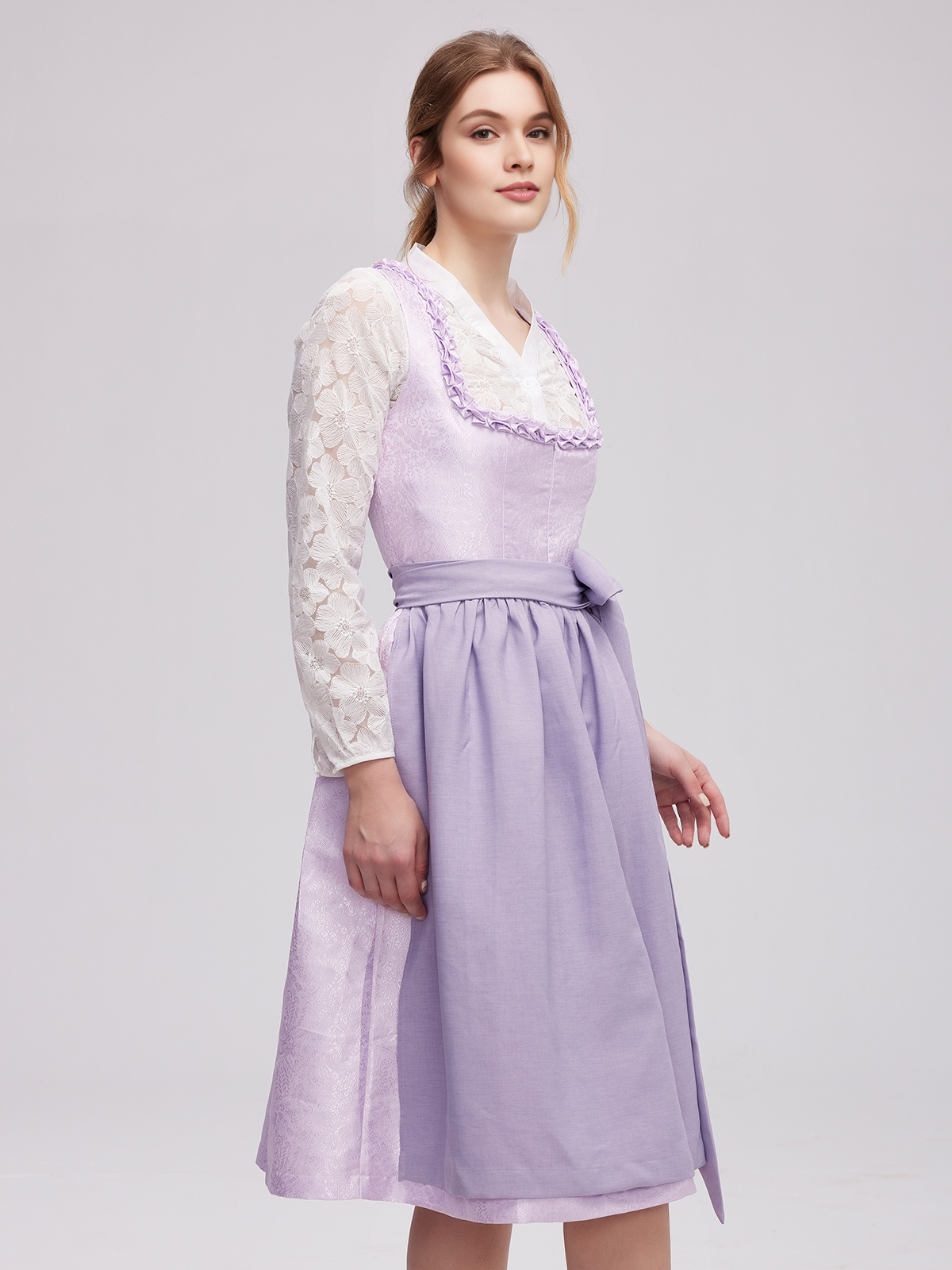 Elegantes Dirndl in Hellgrau