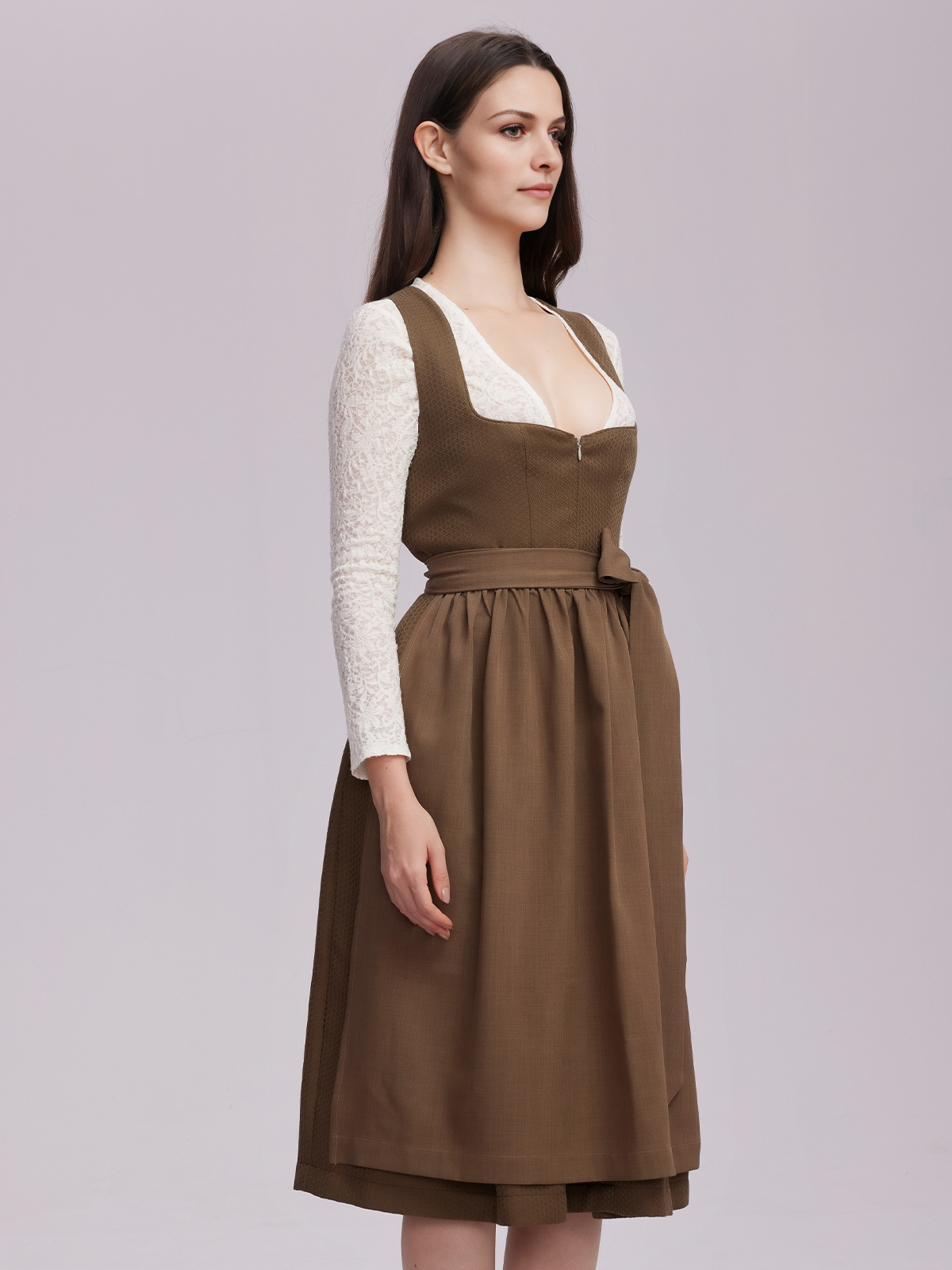 Dirndlbluse schwarz hochgeschlossen
