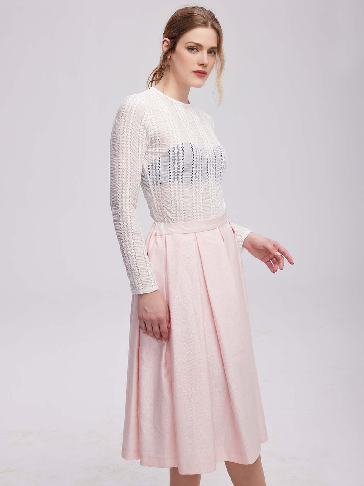Dirndl 2024 Samt in Rosa