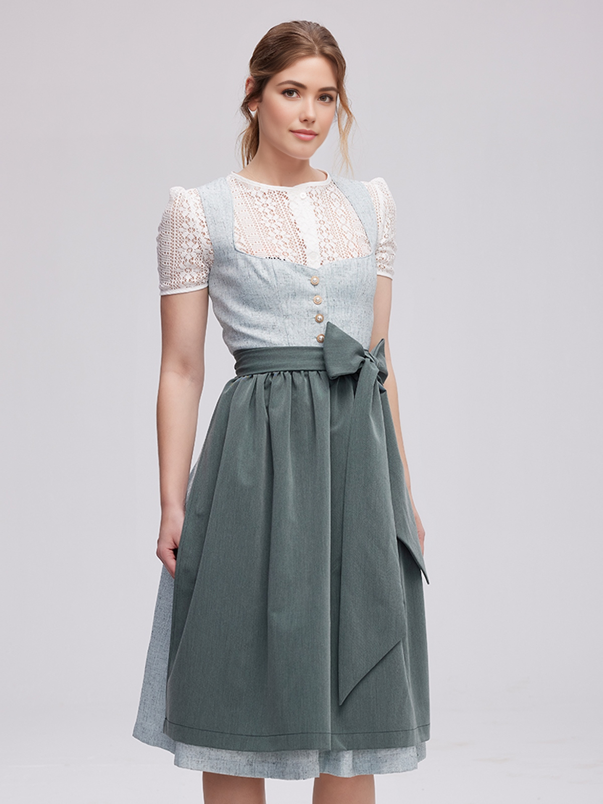 Dirndl Hellblau mit Jacke