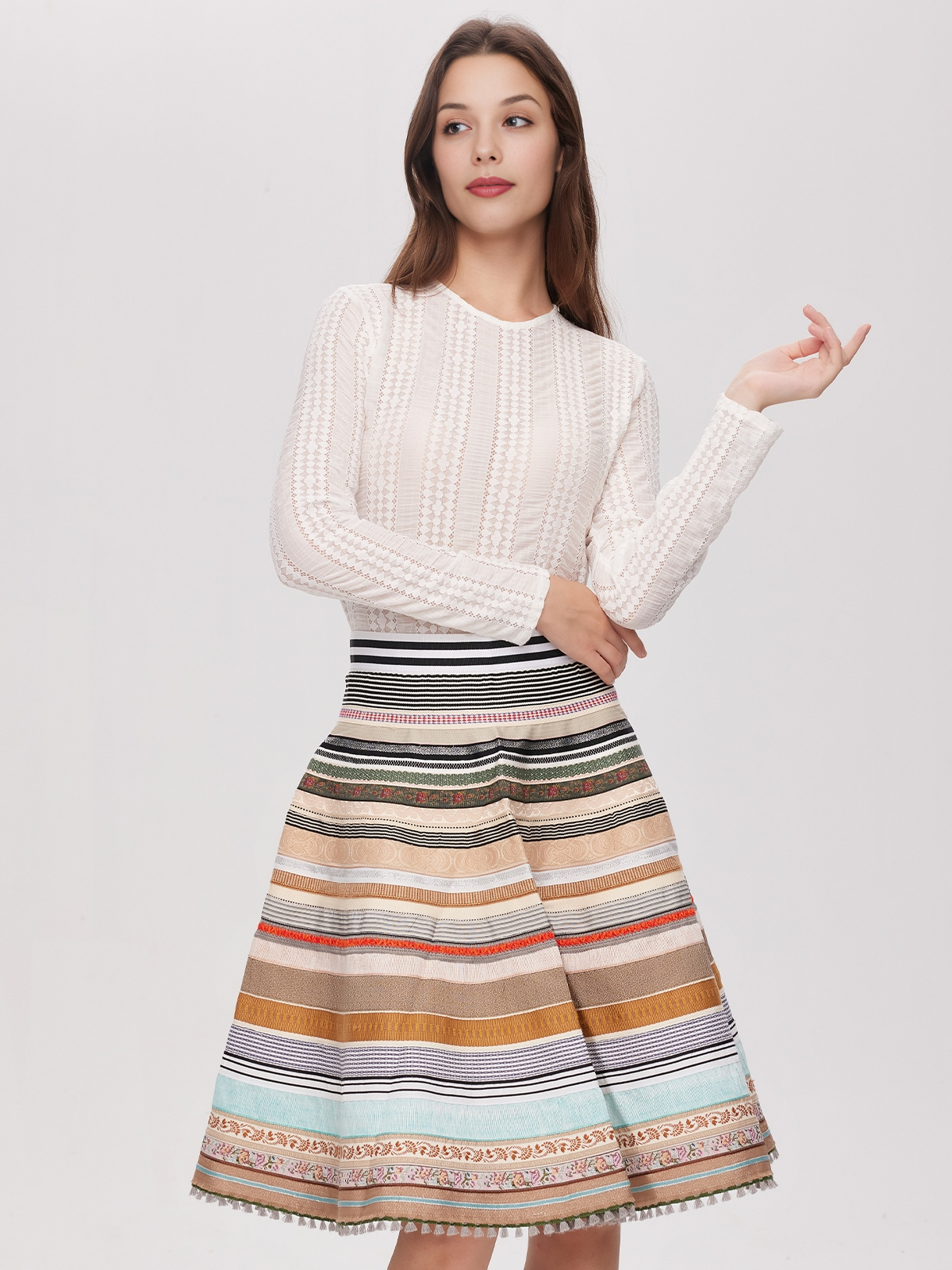 Modernes gelbes Dirndl mit frischem Schnitt