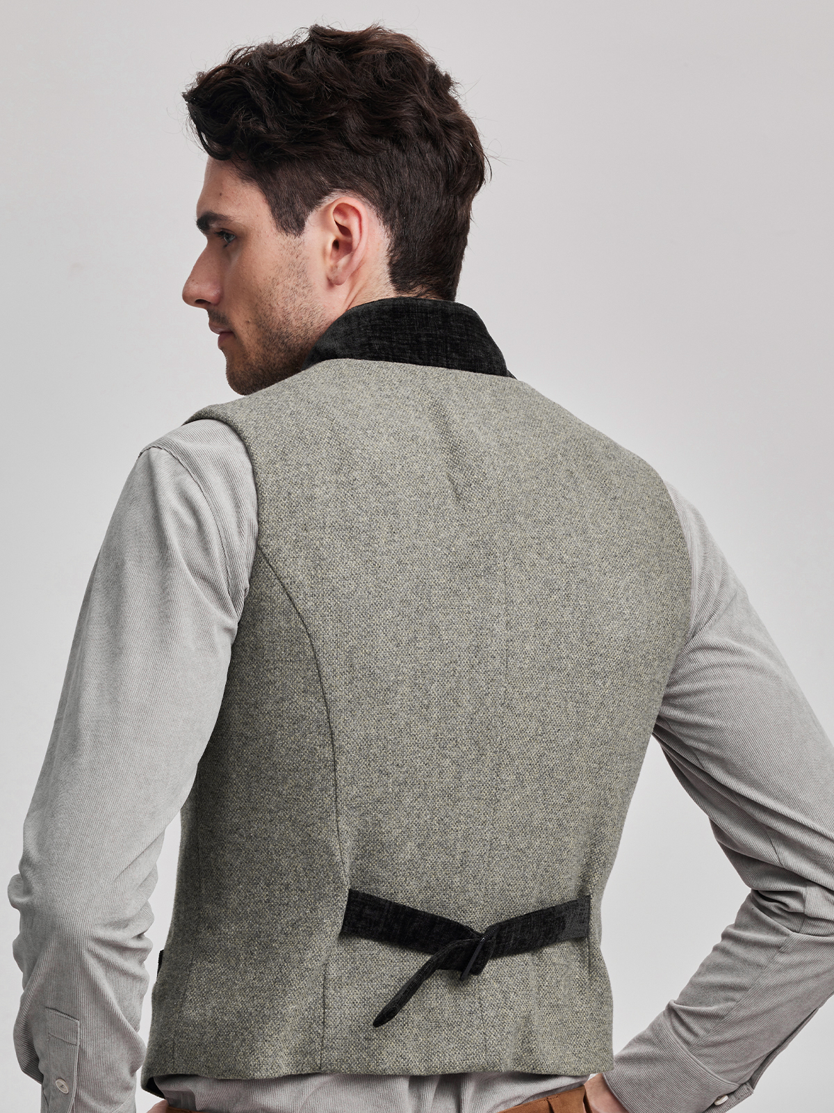 Dirndlbluse Schwarz V-Ausschnitt