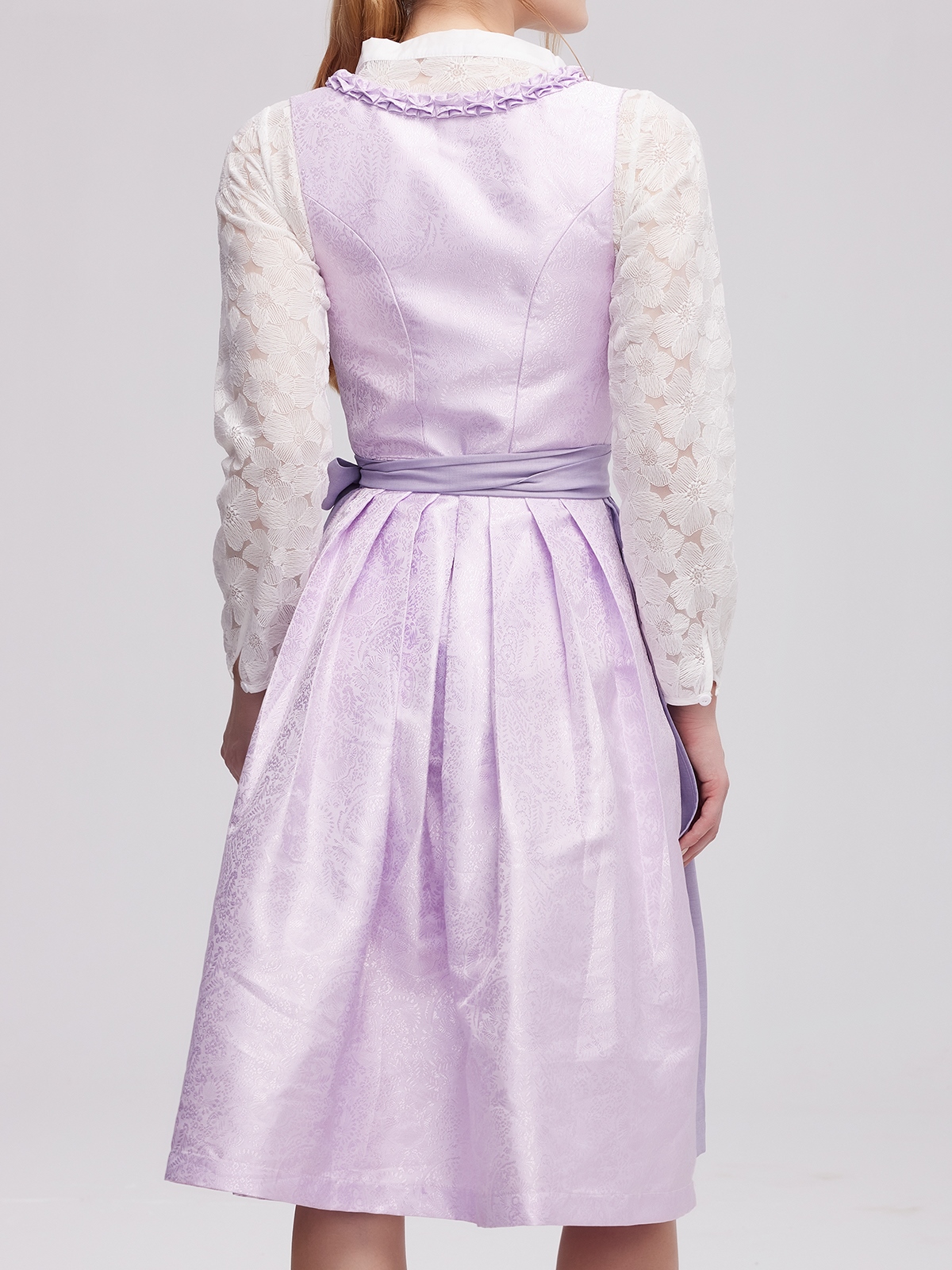 Moderner Dirndl-Look in Lila