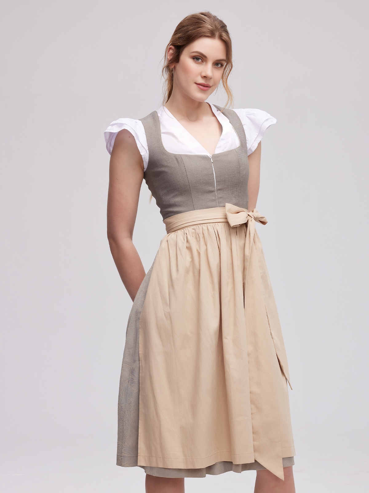 Dirndl mit Reißverschluss in Grau