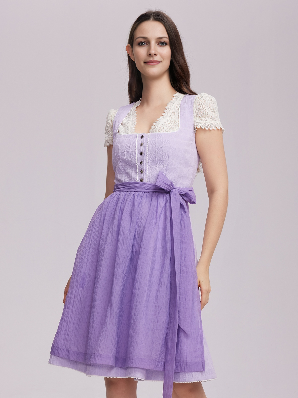 Dirndl in Lila – feminin und stilvoll