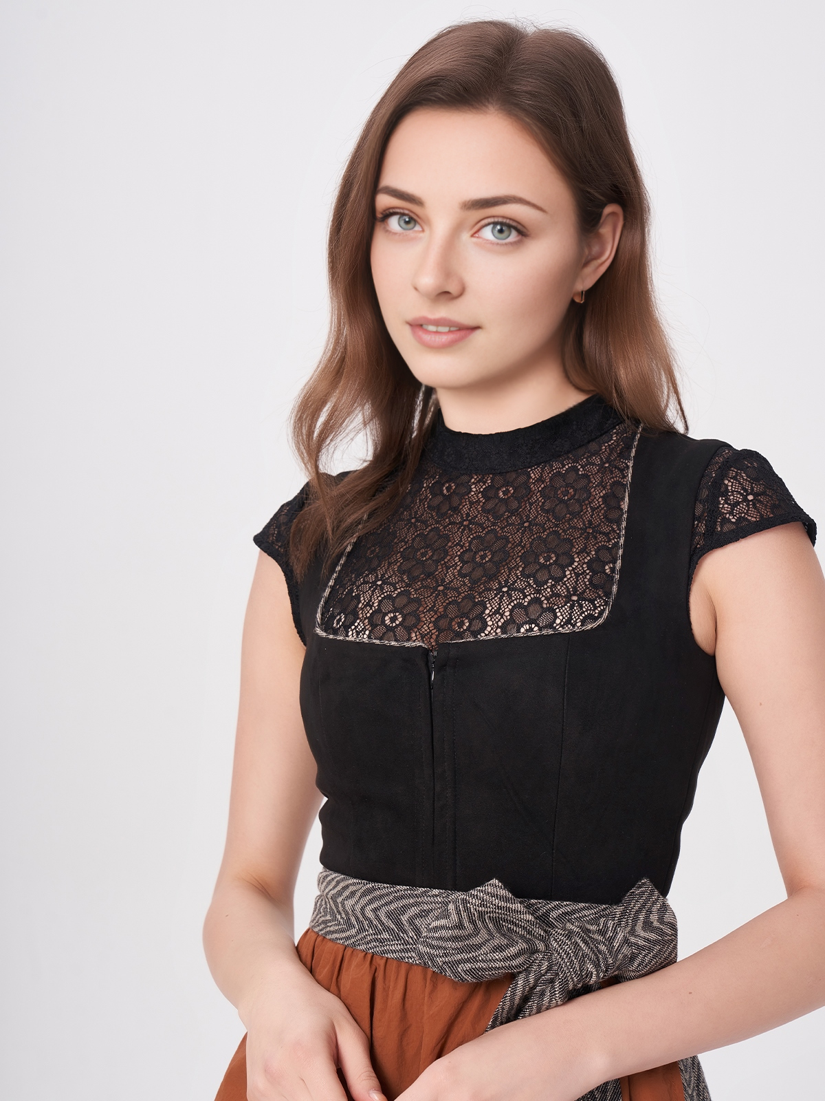 Dirndl mit Puffärmel in Schwarz – ein zeitloser Klassiker