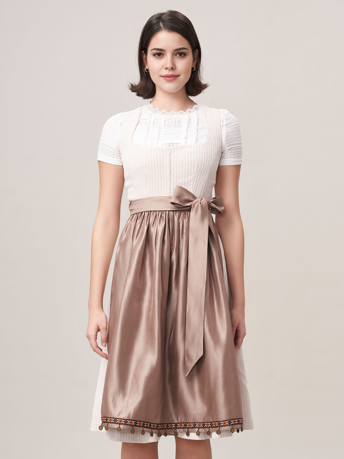 Modernes Dirndl in Beige